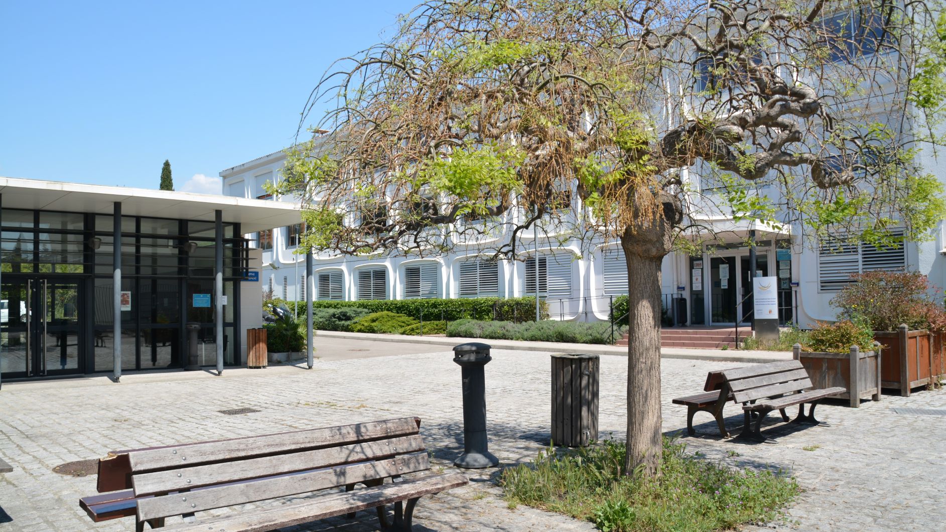 Extérieur des instituts Aix